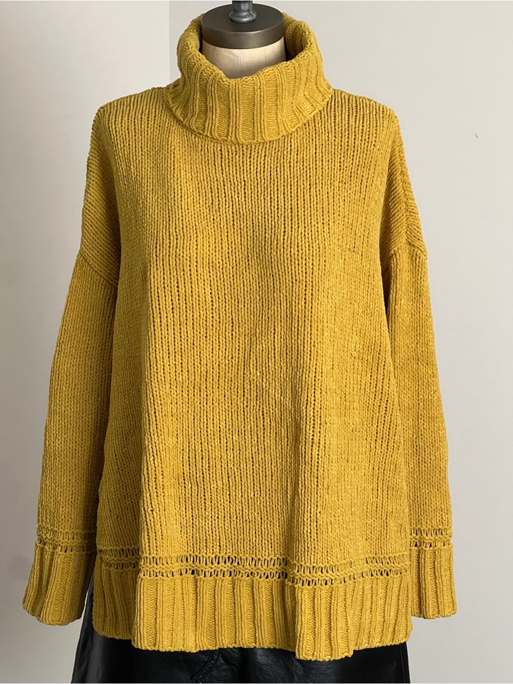 American Eagle Aerie Mustard Yellow Oversized Chenille Knit Turtleneck Sweater S